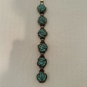 Elegant Leaf Design Bracelet in Turquoise spinning leafs